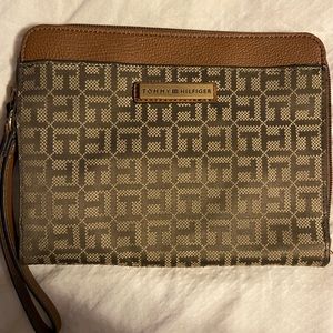 Women’s Tommy Hilfiger Brown Clutch Purse